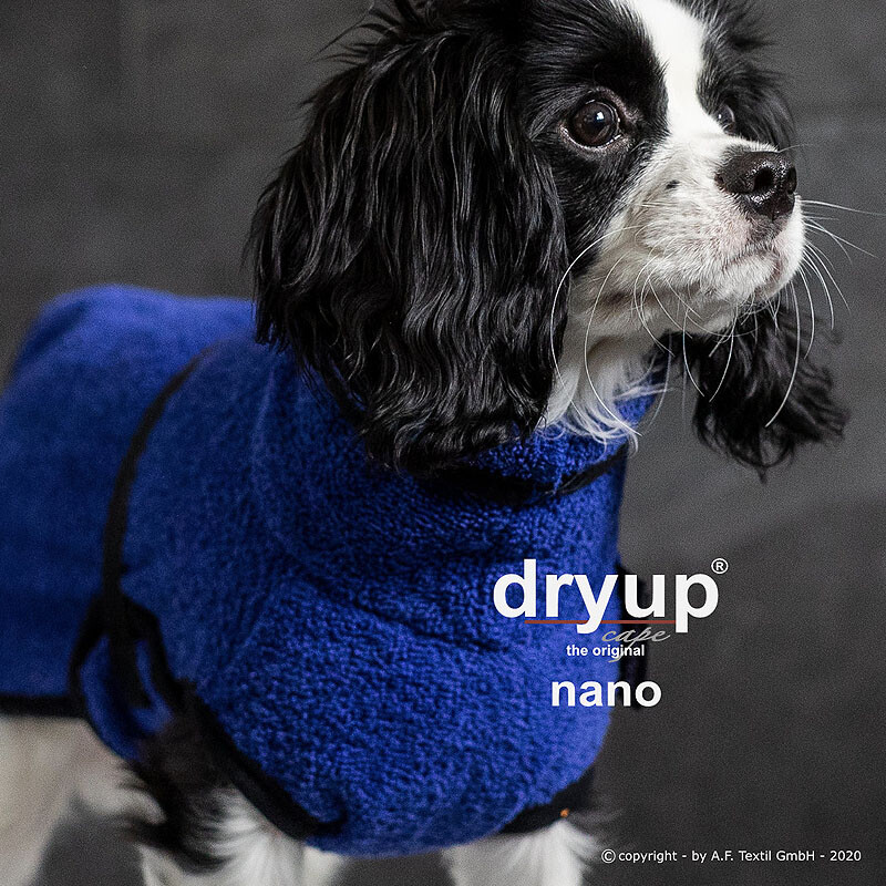 DryUp Trocken Cape Hundebademantel NANO für ganz kleine Hunde in blueberry blau 15cm Rückenlänge