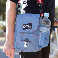 DOOG  Schultertasche Trainingstasche Luna rosa mit blauen Tropfen