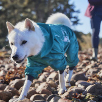 Hurtta Mudventure Overall ECO Regenmantel mit Beinen in ozeangrün 55 M