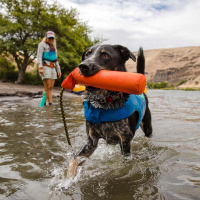 Ruffwear Apportierspielzeug Lunker schwimmfähig