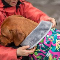 Pomppa Kevyt gefütterter Regenmantel mit Geschirröffnung NEUE Ausführung Trail 28