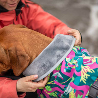 Pomppa Kevyt gefütterter Regenmantel mit Geschirröffnung NEUE Ausführung Forest 56