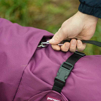 Pomppa Kevyt gefütterter Regenmantel mit Geschirröffnung NEUE Ausführung Plum lila 25