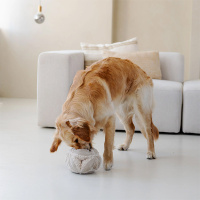 District 70 BOBBY Snackball Schnüffelball für Hunde S  taupe braun