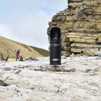 KONG Trek & Treat Edelstahlflasche mit Trinknapf